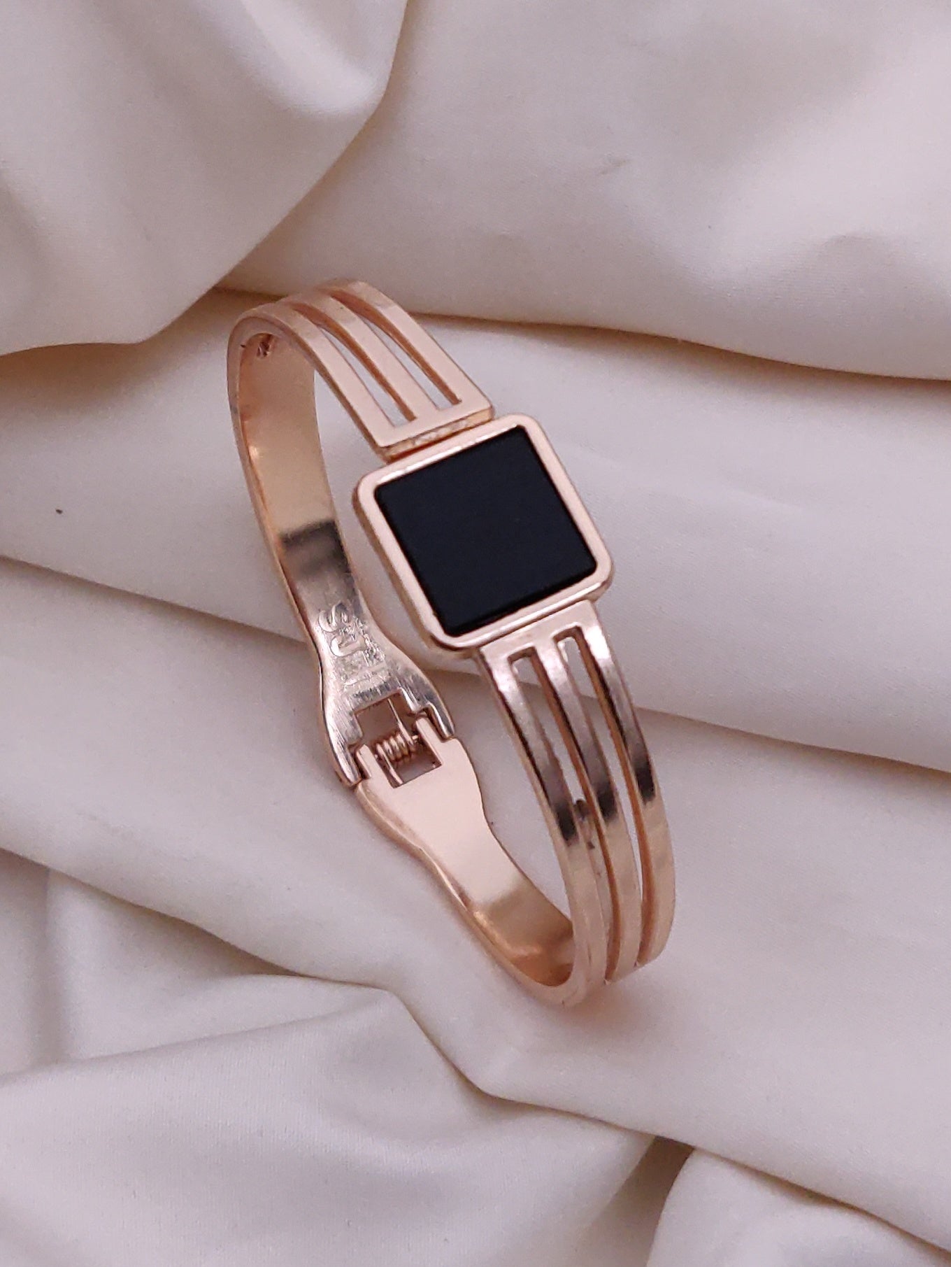 Modern Rose Gold Free Size Fashion Bracelet (BG19 RG)