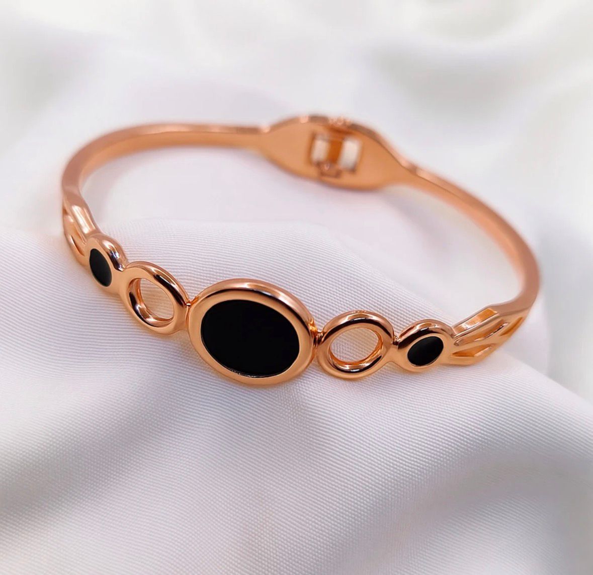 Modern Rose Gold Free Size Fashion Bracelet (BG15 RG)