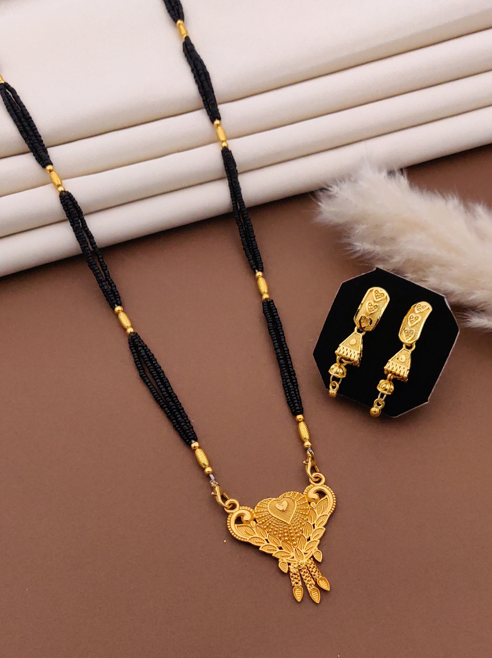 Classic Traditional Mangalsutra Set with Floral Pendant(X0-CCD-JK1)
