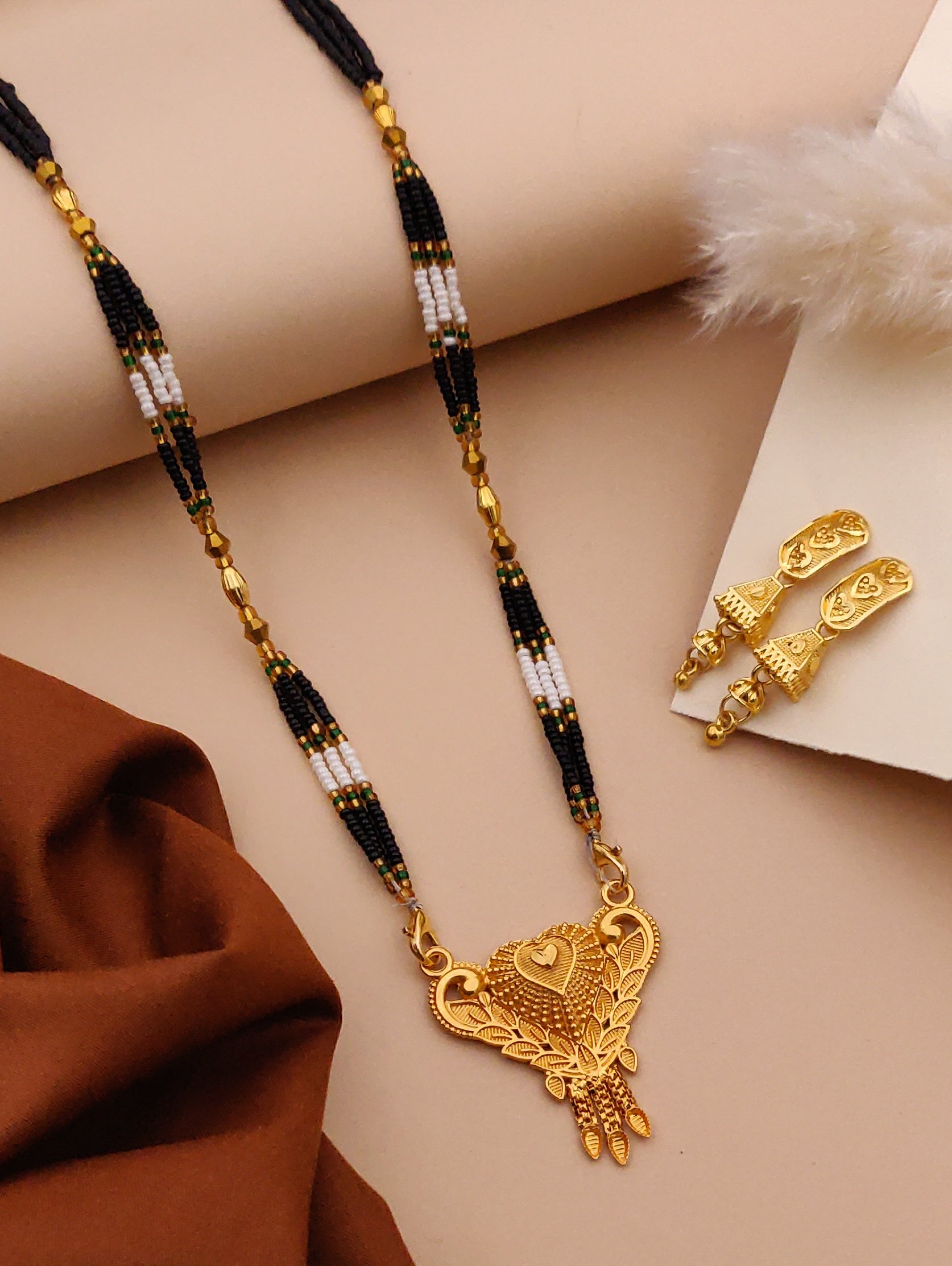Classic Traditional Mangalsutra Set with Floral Pendant(X0-WCD-JK1)