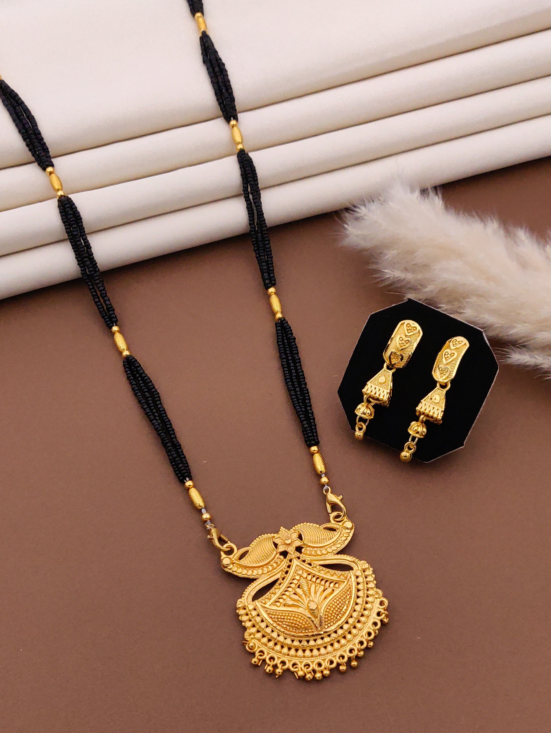 Classic Traditional Mangalsutra Set with Floral Pendant(X1-CCD-JK1)