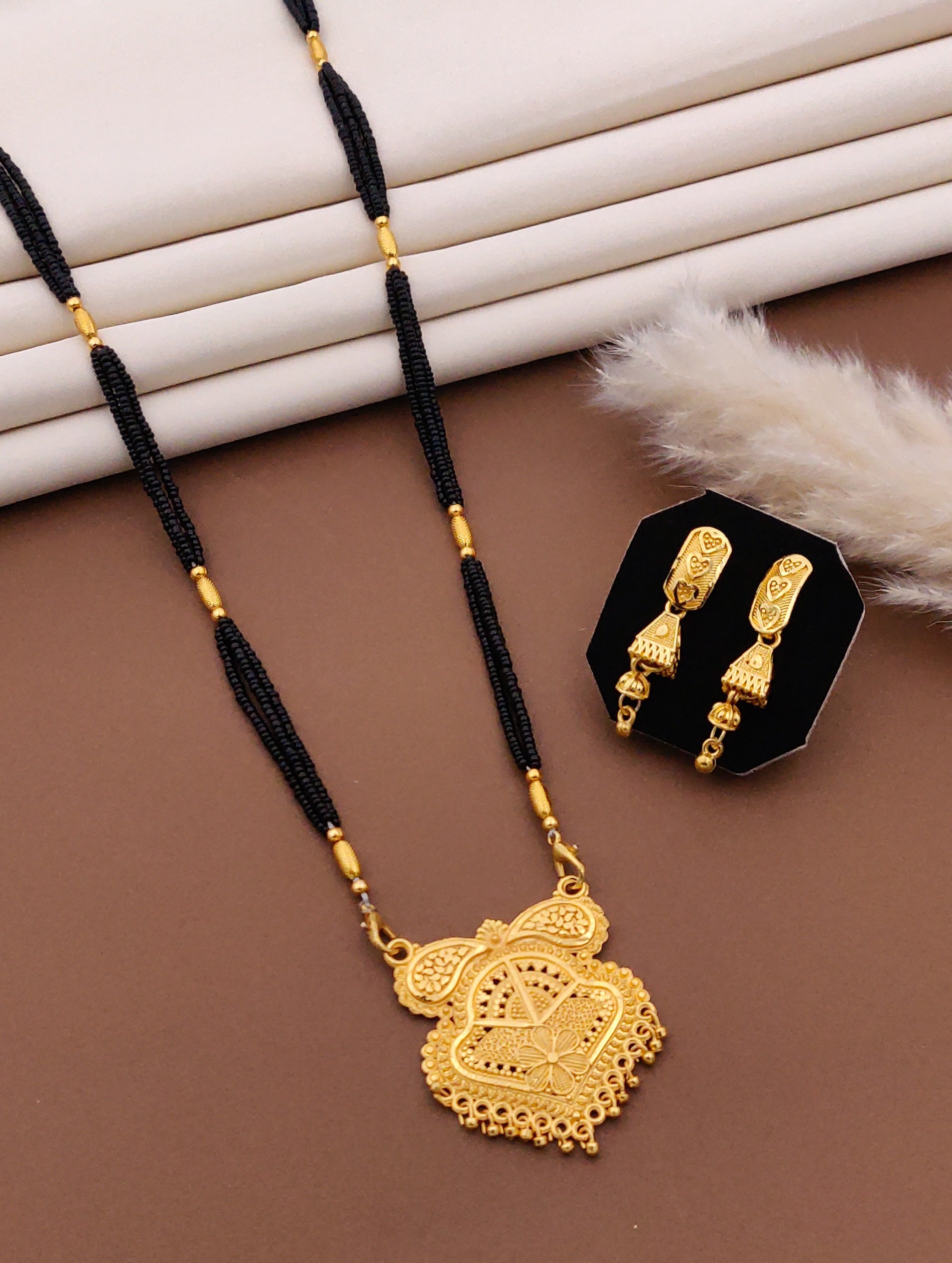 Classic Traditional Mangalsutra Set with Floral Pendant(X2-CCD-JK1)