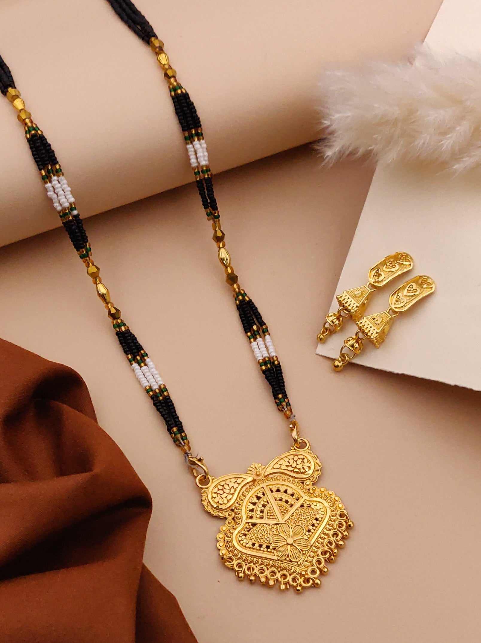 Classic Traditional Mangalsutra Set with Floral Pendant(X2-WCD-JK1)