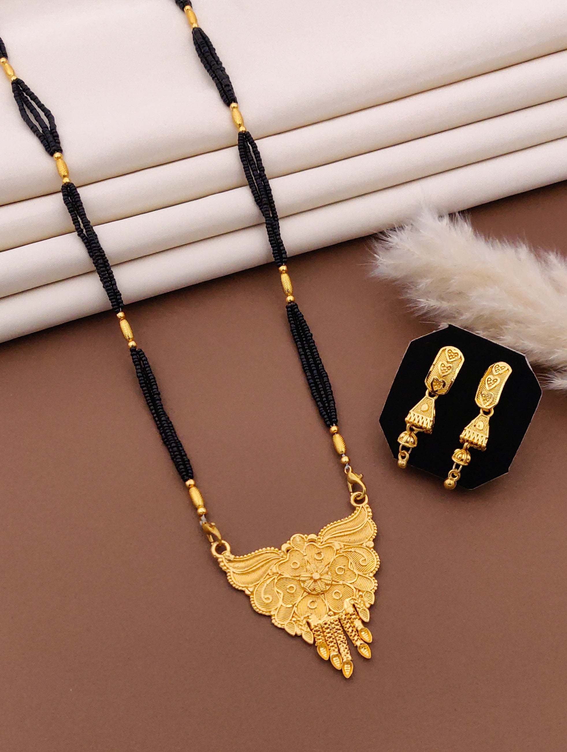 Classic Traditional Mangalsutra Set with Floral Pendant(X21-CCD-JK1)