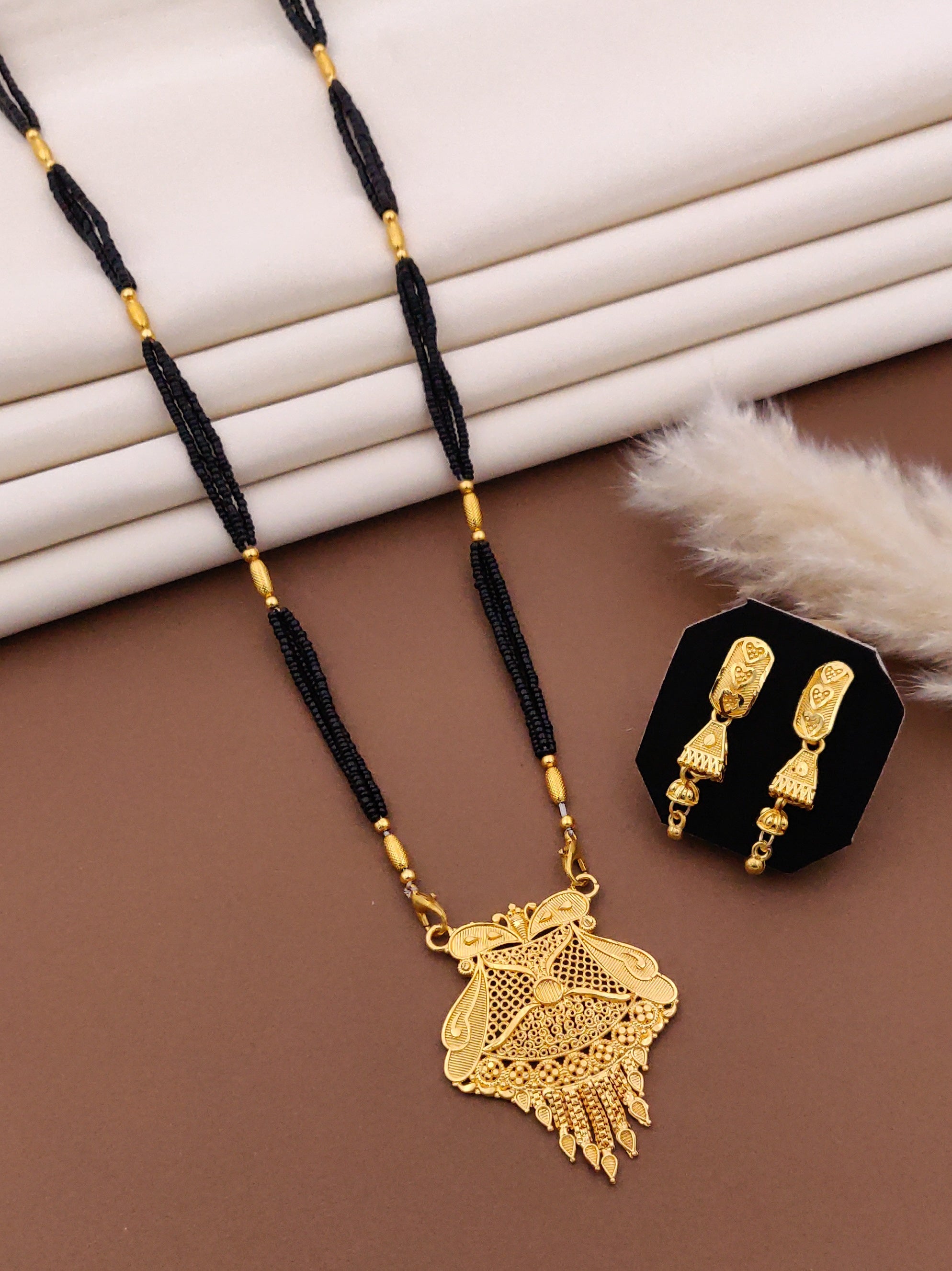 Classic Traditional Mangalsutra Set with Floral Pendant(X28-CCD-JK1)