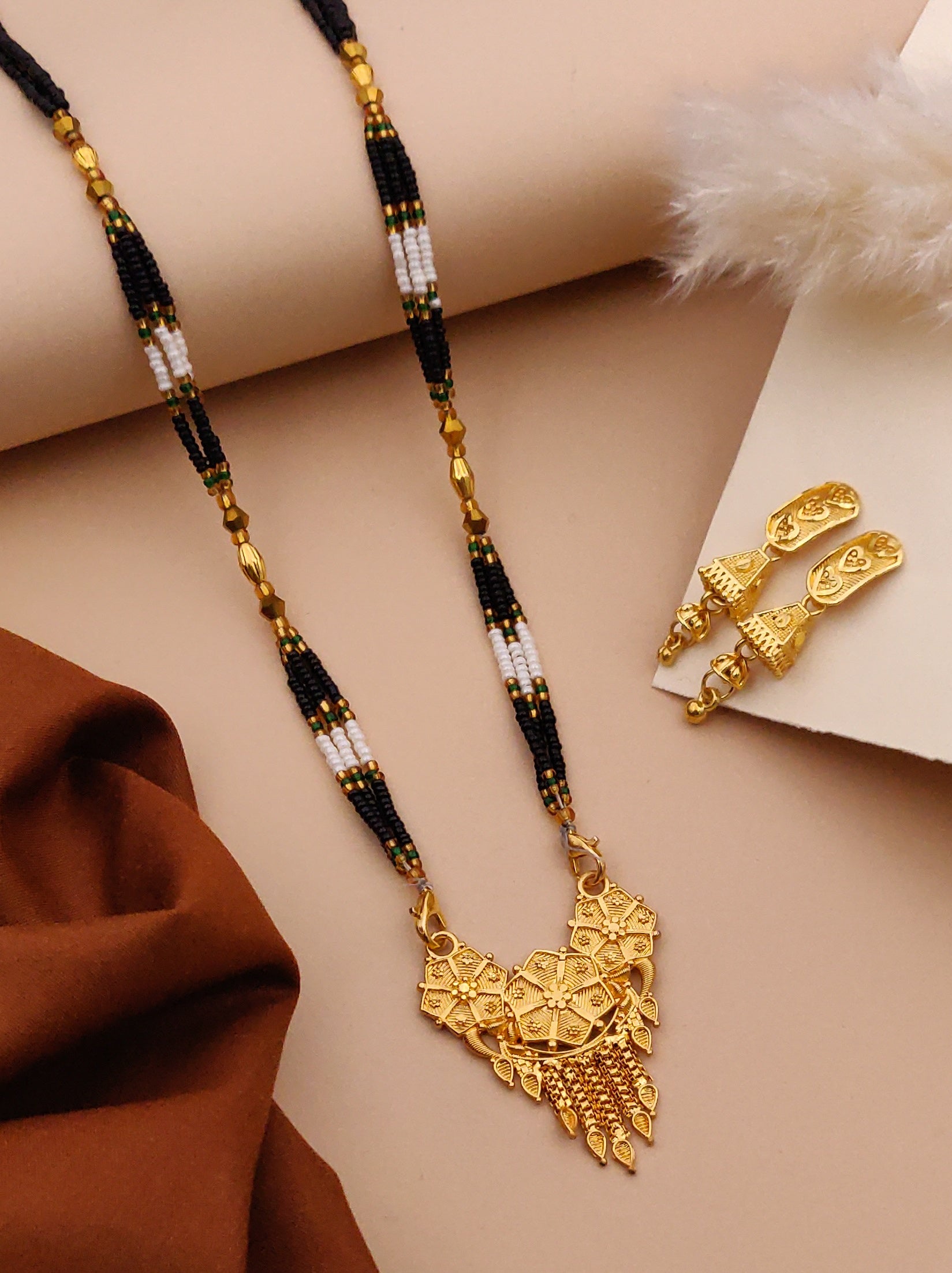 Classic Traditional Mangalsutra Set with Floral Pendant(X40-WCD-JK1)