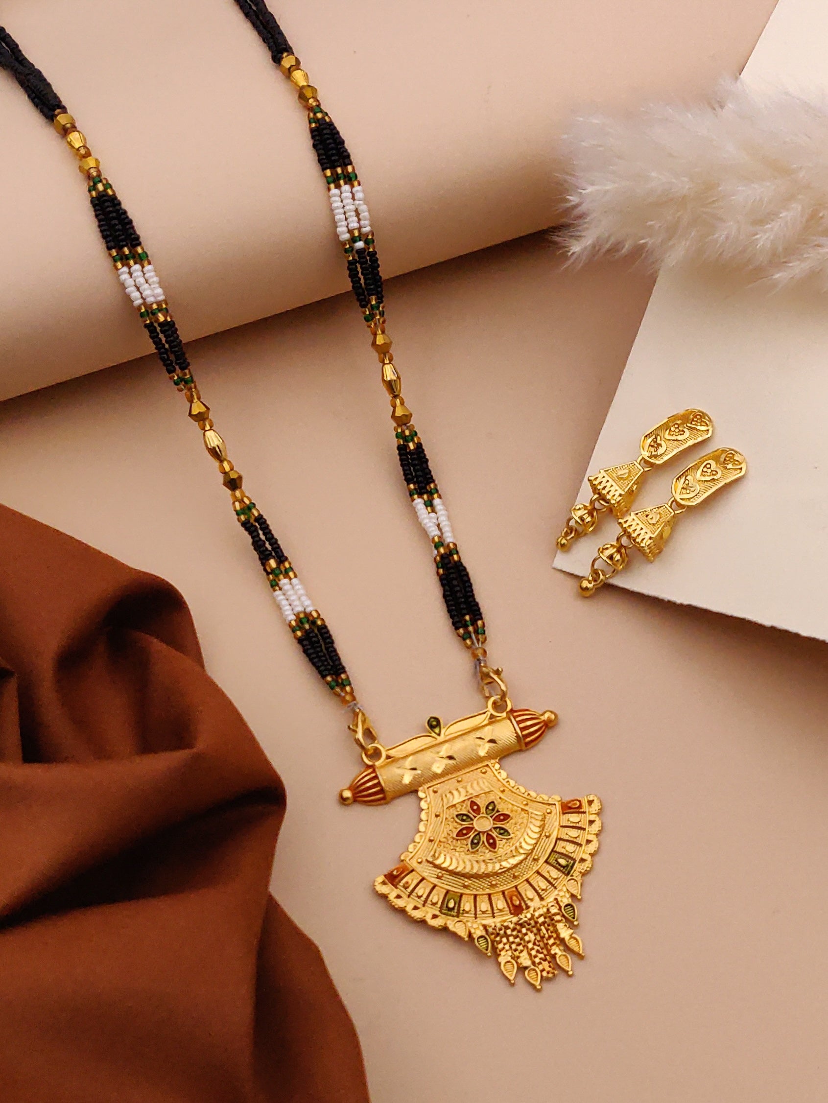 Classic Traditional Mangalsutra Set with Floral Pendant(X61-WCD-JK1)