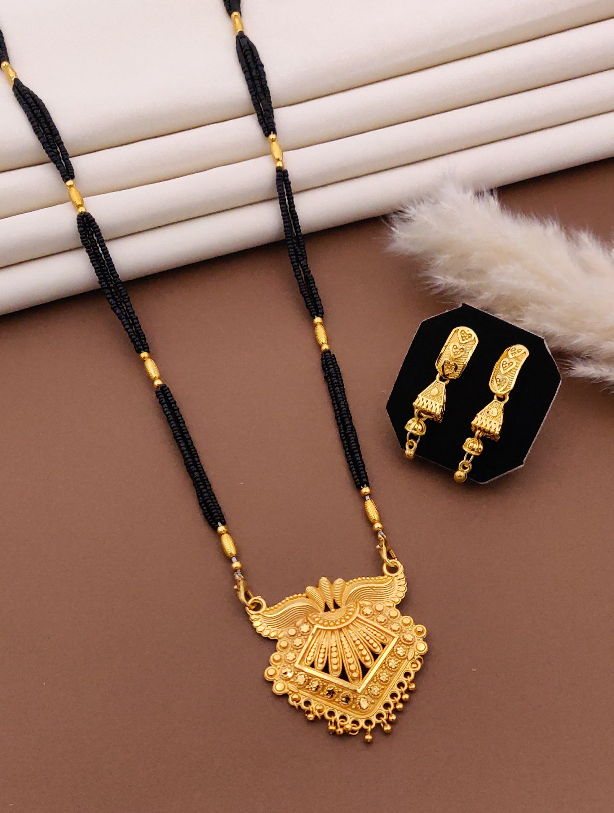 Classic Traditional Mangalsutra Set with Floral Pendant(X7-CCD-JK1)