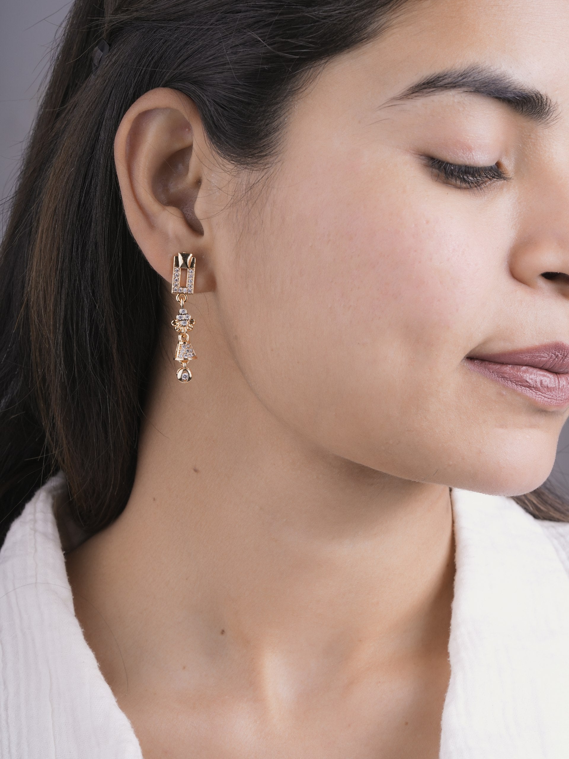 Gold Plated Floral Crystal Drop Earrings ( ERG 4)