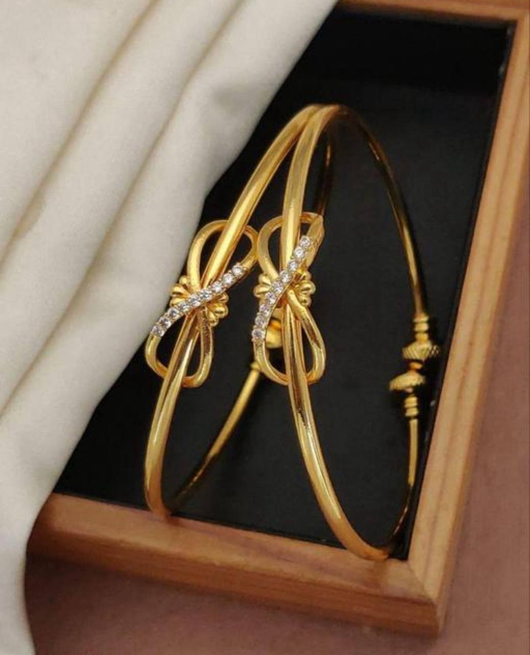 Elegant Women's Gold-Toned Crystal Embellished Kada Set (BG0)